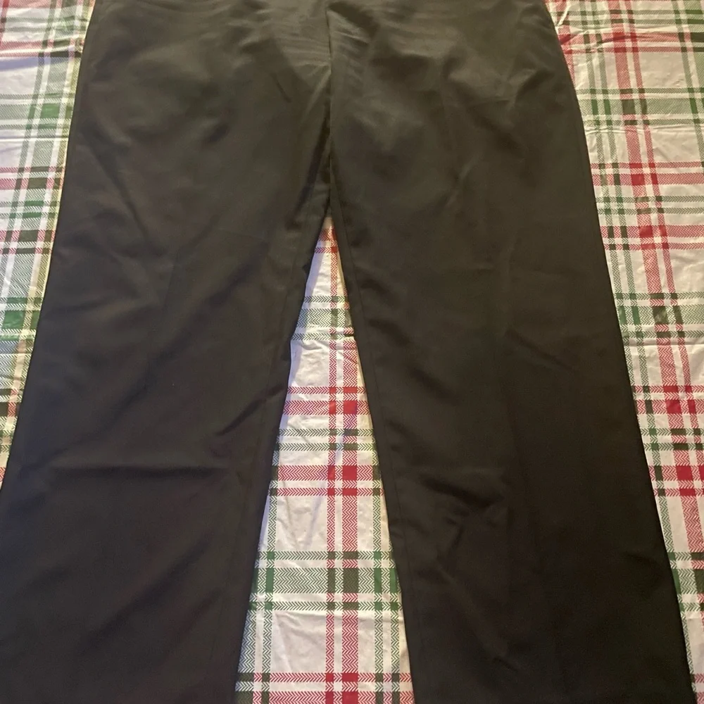 Izod Black men’s Dress Pants size 36x30